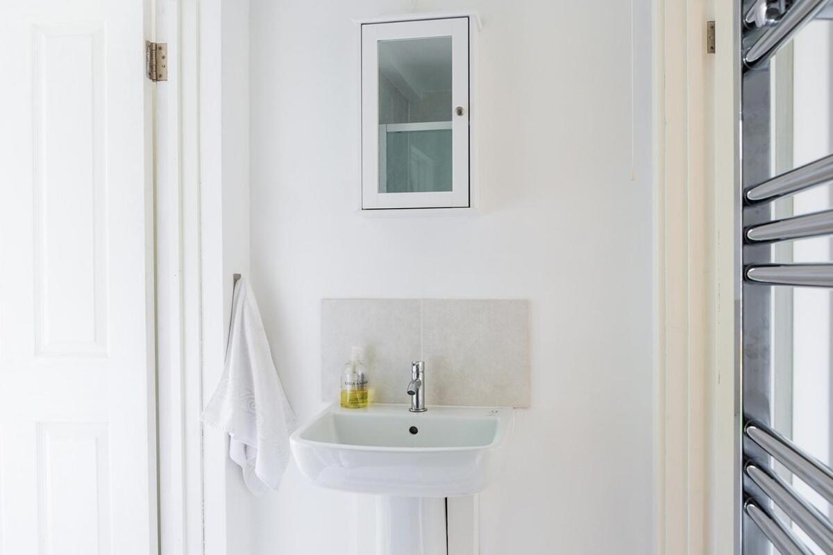New Snug Doubleensuite In Central פורסט ראו מראה חיצוני תמונה