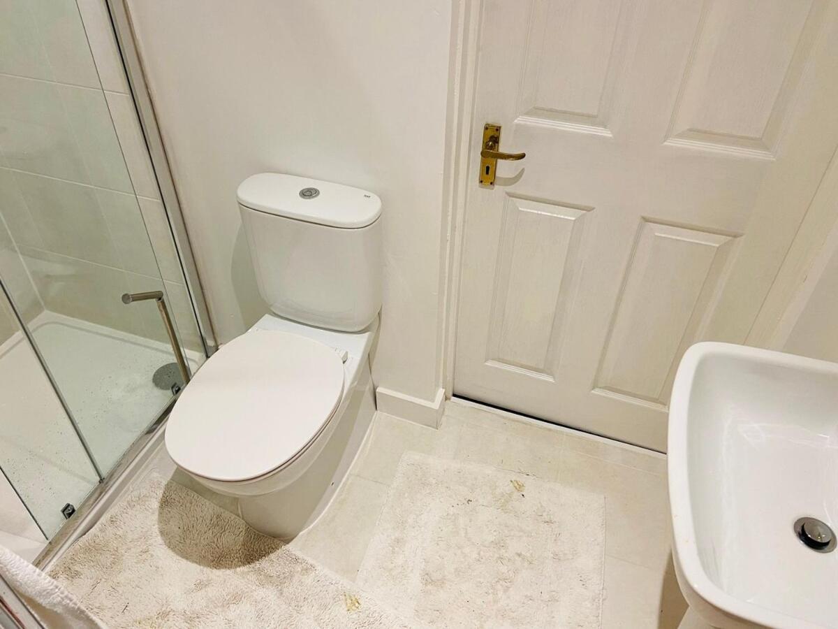 New Snug Doubleensuite In Central פורסט ראו מראה חיצוני תמונה