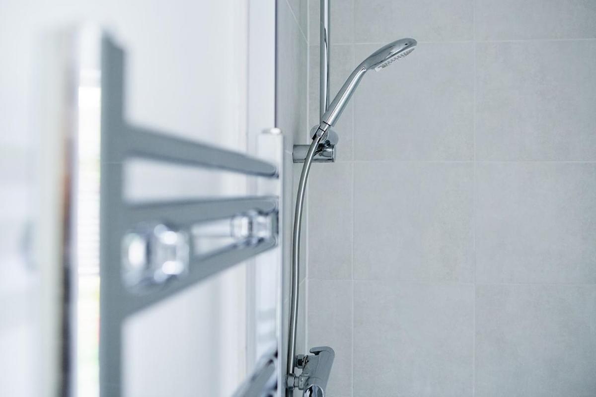 New Snug Doubleensuite In Central פורסט ראו מראה חיצוני תמונה
